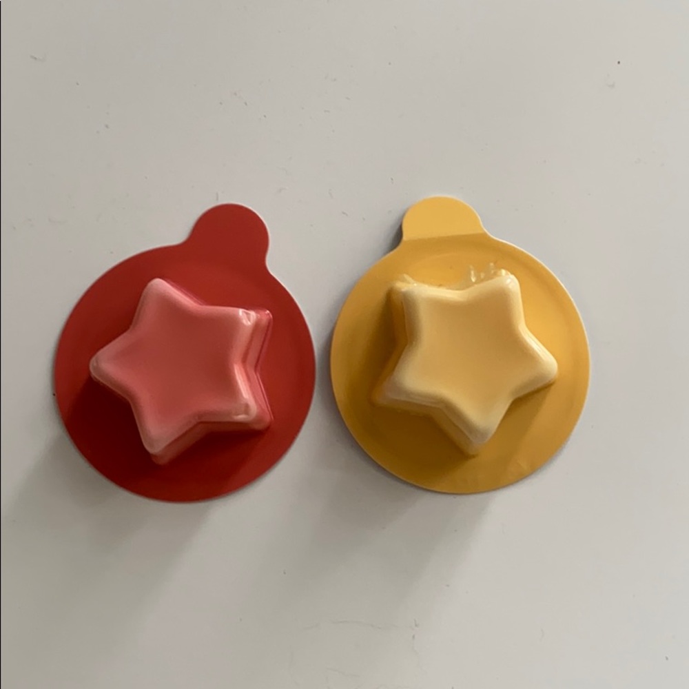 yellow and pink shower jelly